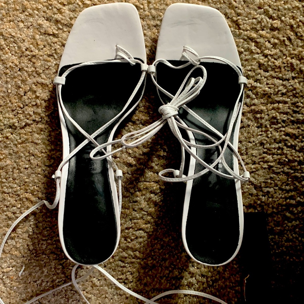 NEW Alias Mae Inika strappy lace up heels